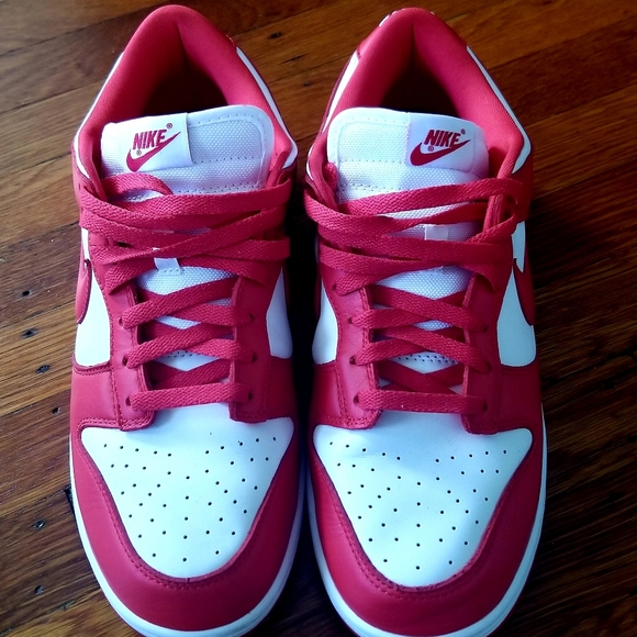 Men'sDunk Low Retro SP St.Johns Nike Size 10.5 Red & White - Picture 3 of 6